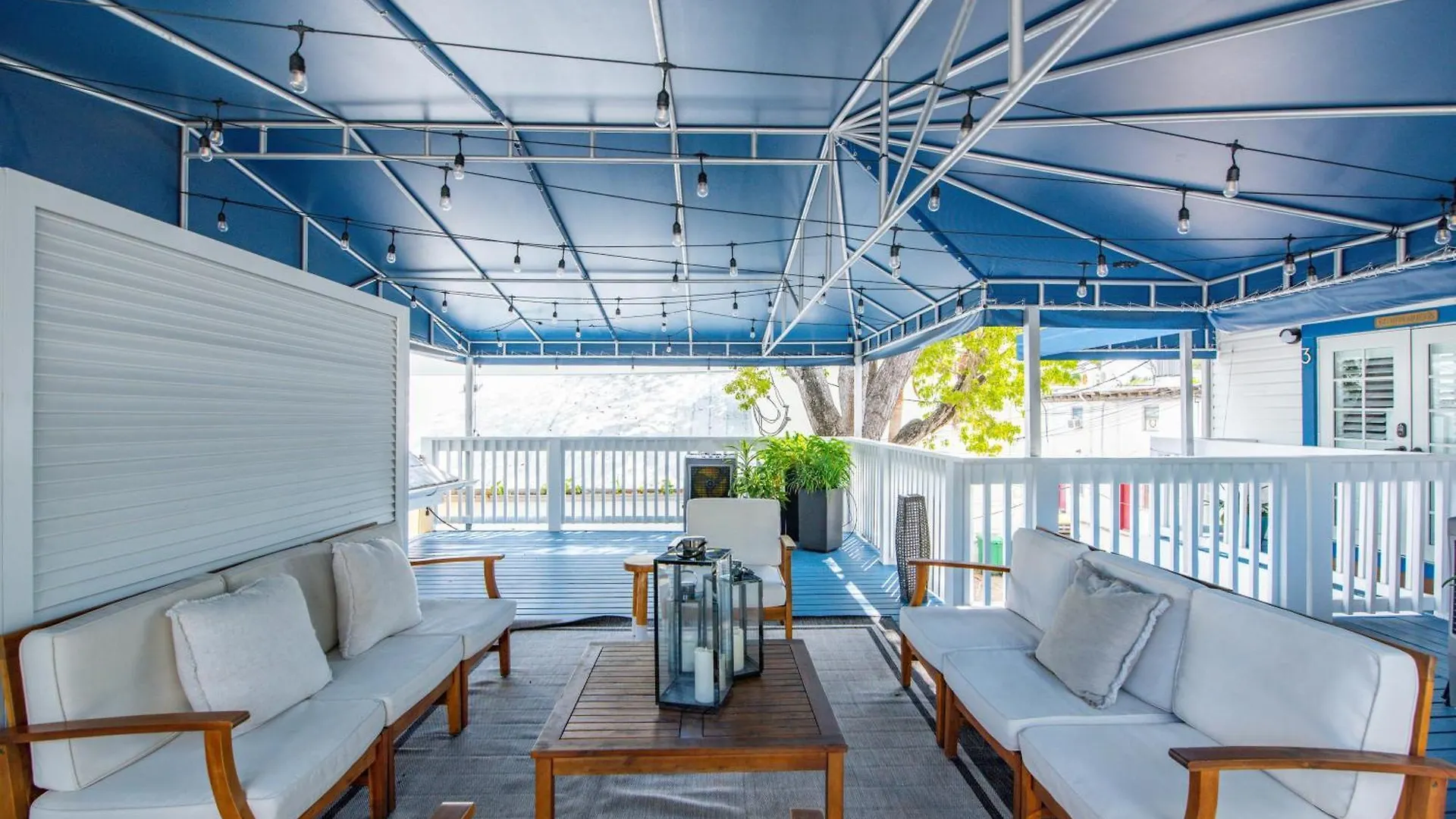 Chicken Water Cabana At Custom House Inn Key West 0*,